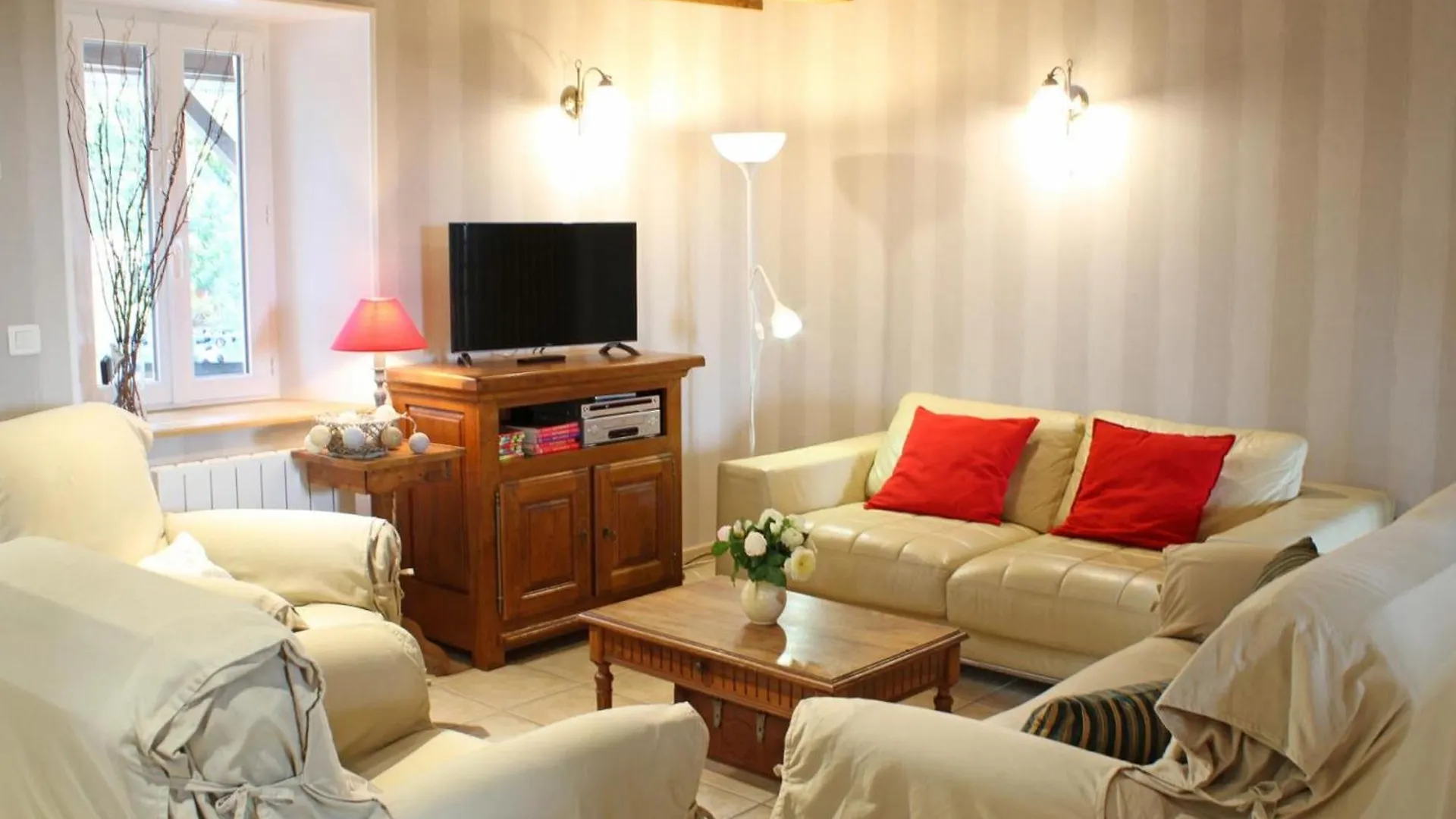 Holiday home Gite Familial Renove A La Campagne Avec Jardin, 4 Chambres, Proche Loisirs Et Attractions - Fr-1-489-61 Cindre France